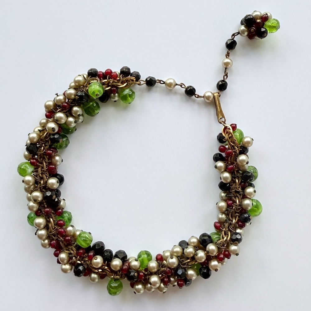 Vintage Gripoix / Rousselet Style Red Green Faux Pearl Glass Bead Cluster Choker
